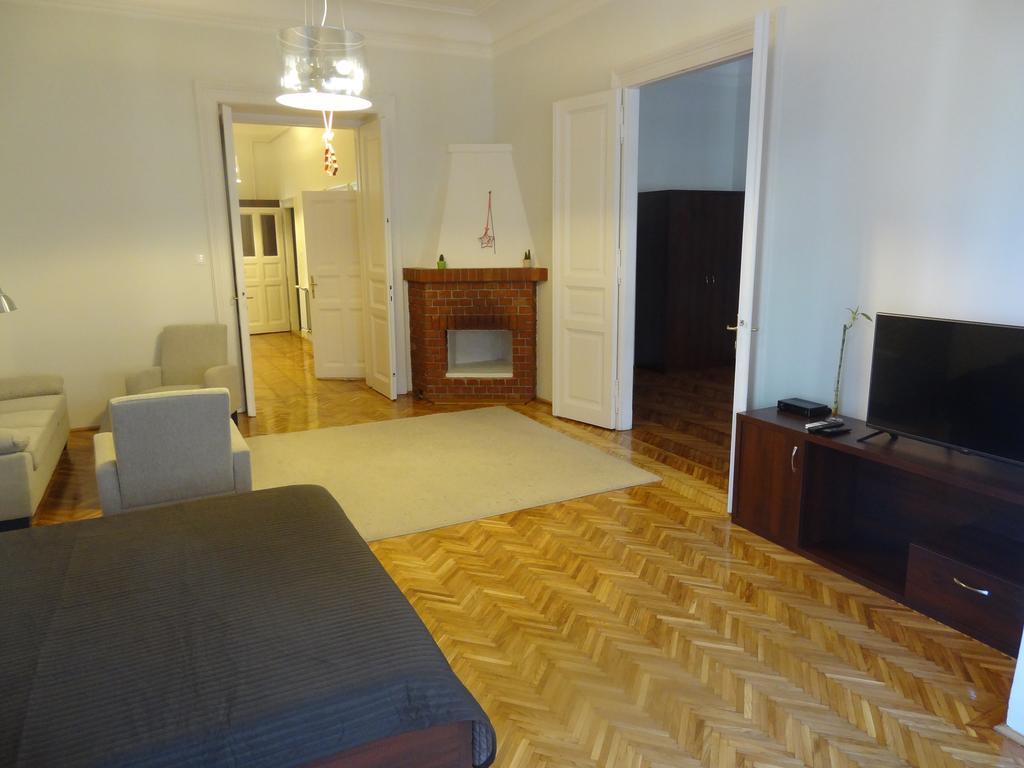 Five Season'S Apartment Budapest Ruang foto