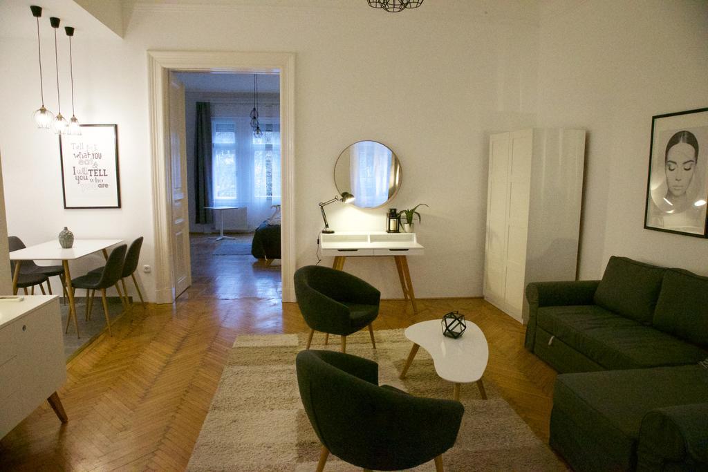 Five Season'S Apartment Budapest Bagian luar foto