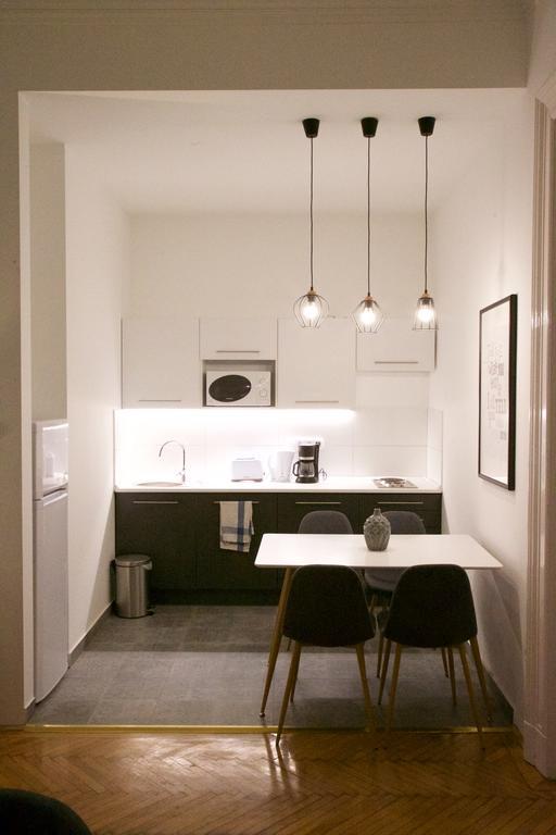 Five Season'S Apartment Budapest Bagian luar foto