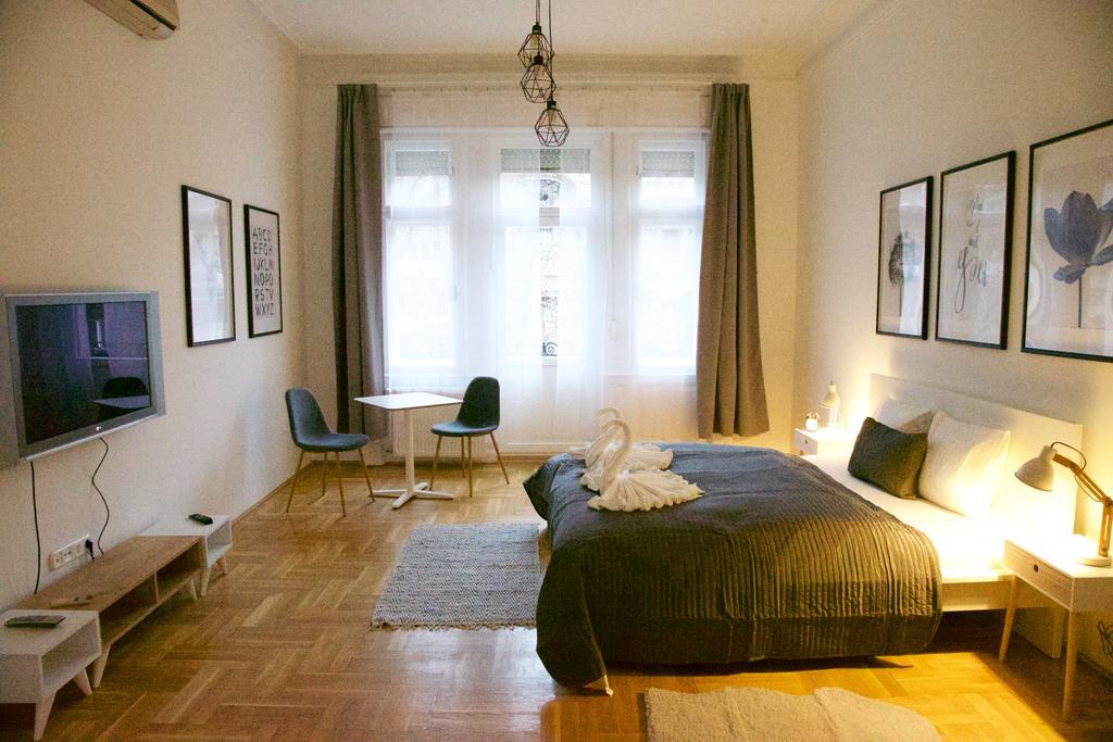 Five Season'S Apartment Budapest Bagian luar foto
