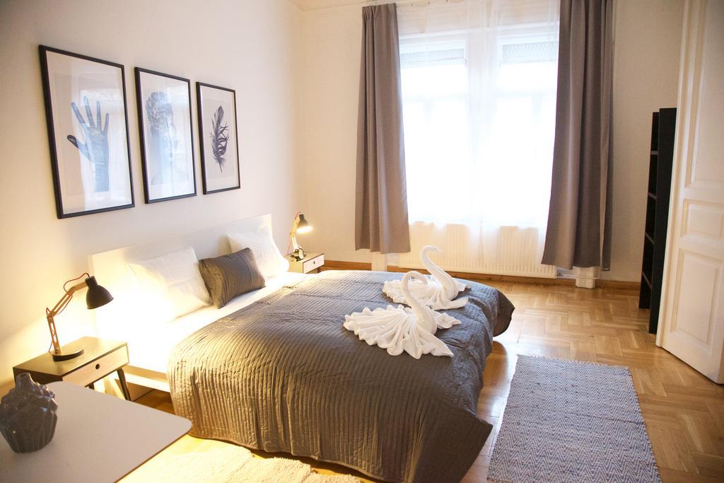 Five Season'S Apartment Budapest Bagian luar foto