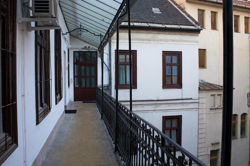 Five Season'S Apartment Budapest Bagian luar foto