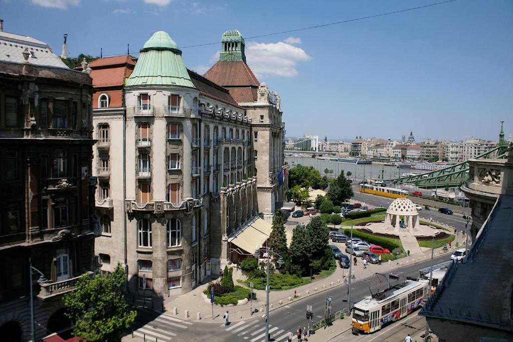 Five Season'S Apartment Budapest Bagian luar foto