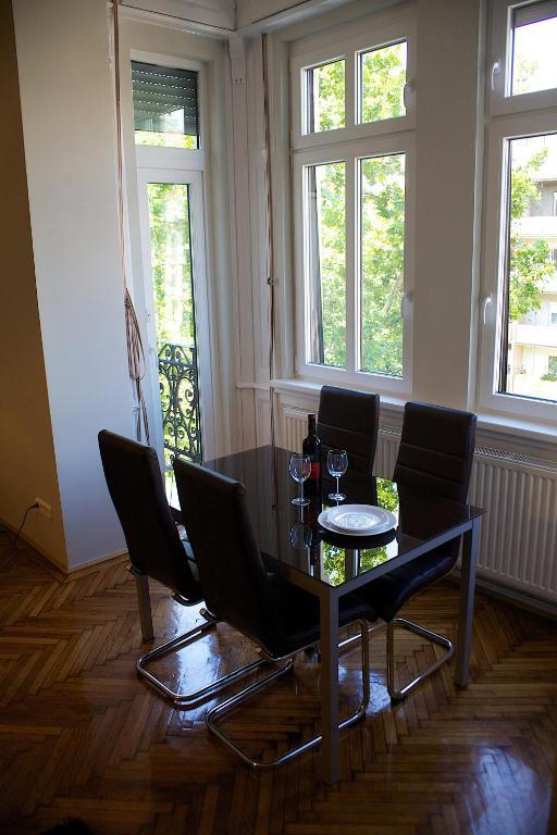 Five Season'S Apartment Budapest Bagian luar foto